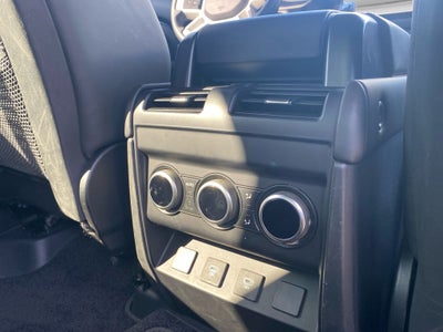 2025 Land Rover Defender 130 X-Dynamic SE