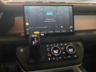 2025 Land Rover Defender 130 X-Dynamic SE