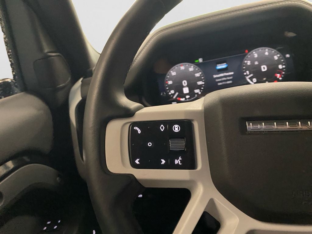 2025 Land Rover Defender 130 X-Dynamic SE