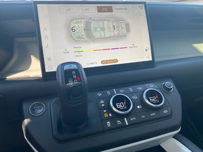 2025 Land Rover Defender 130 X-Dynamic SE
