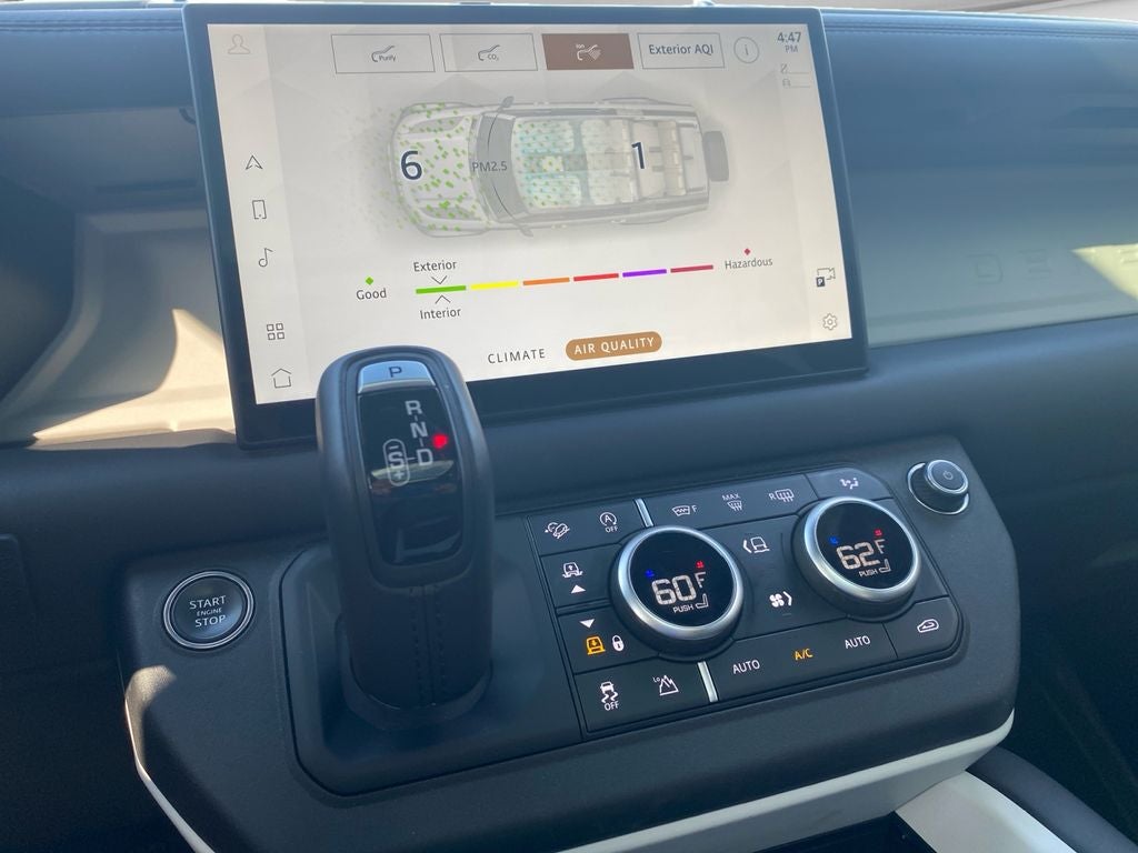 2025 Land Rover Defender 130 X-Dynamic SE