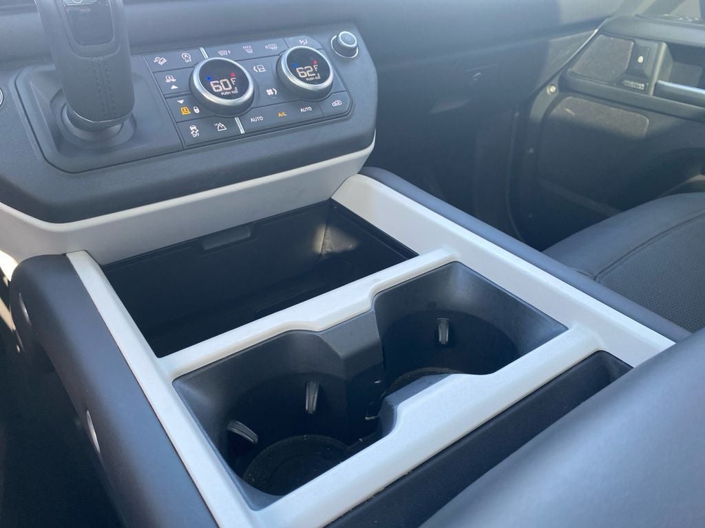 2025 Land Rover Defender 130 X-Dynamic SE