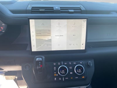 2025 Land Rover Defender 130 X-Dynamic SE