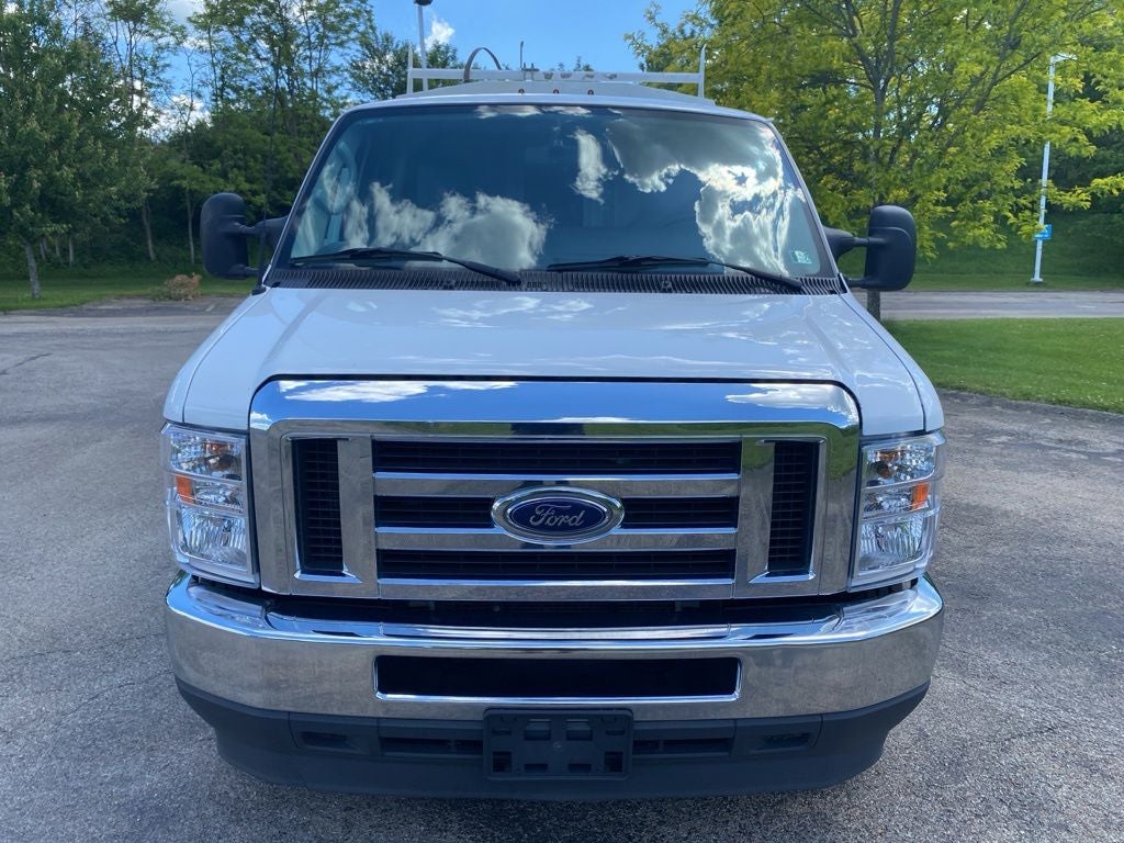 2022 Ford E-350SD Base Cutaway