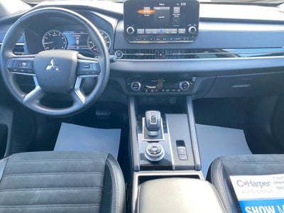 2024 Mitsubishi Outlander SE