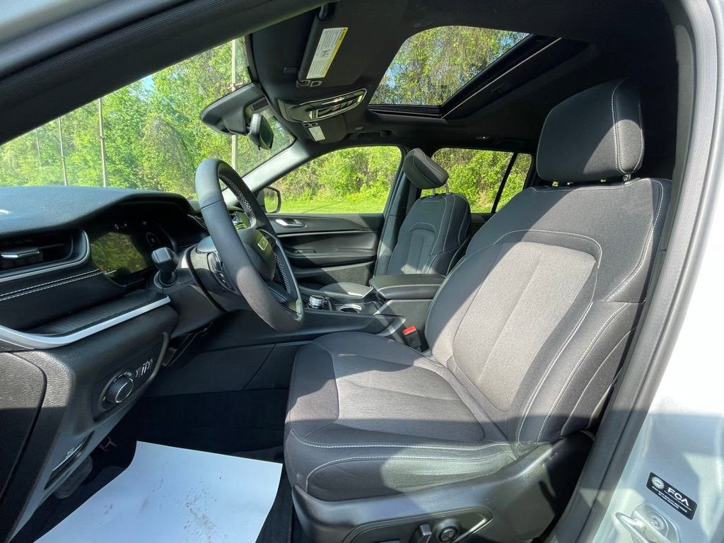 2024 Jeep Grand Cherokee Laredo X 4x4