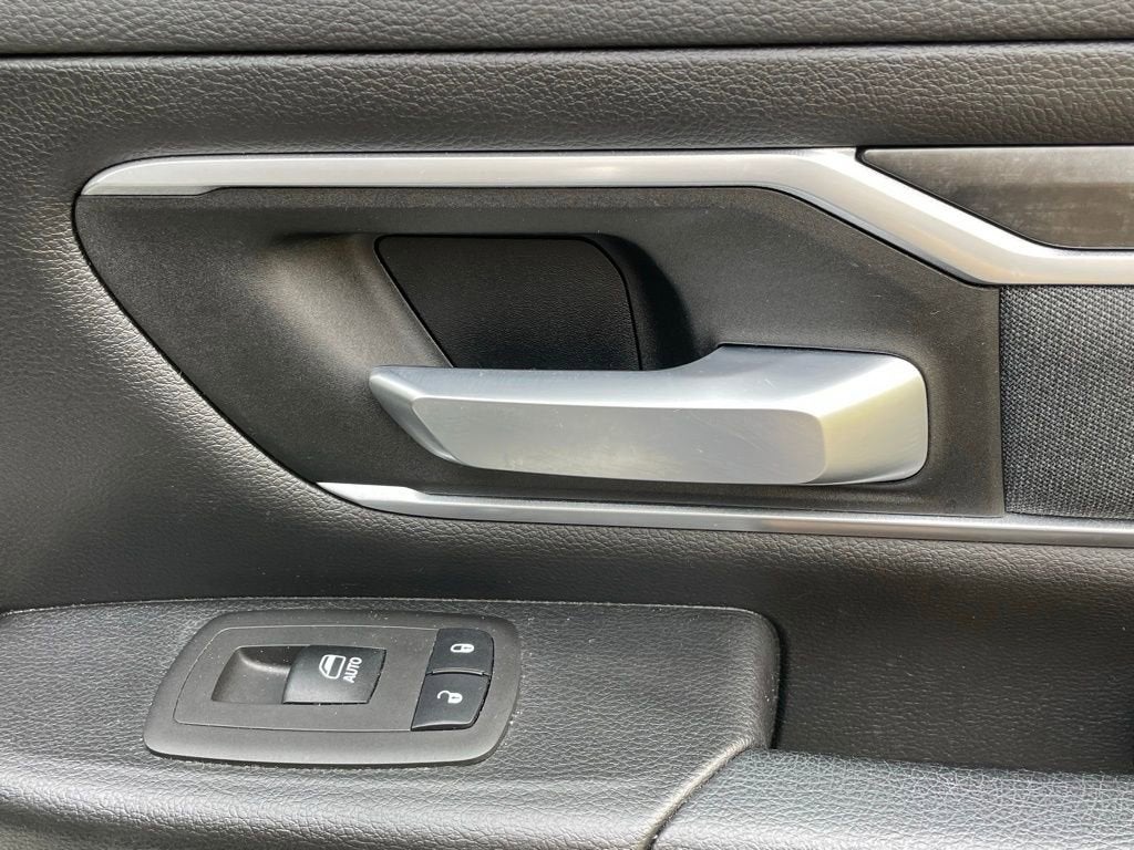 2021 RAM 1500 Big Horn Crew Cab 4x4 5'7" Box