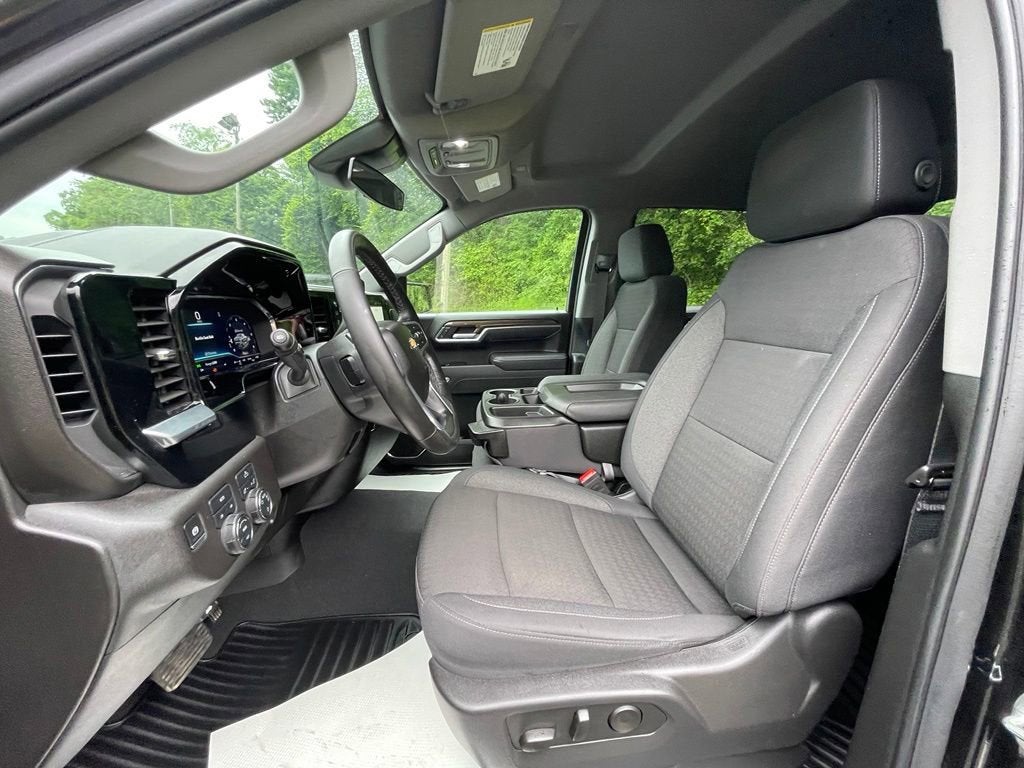 2025 Chevrolet Silverado 1500 LT (2FL)