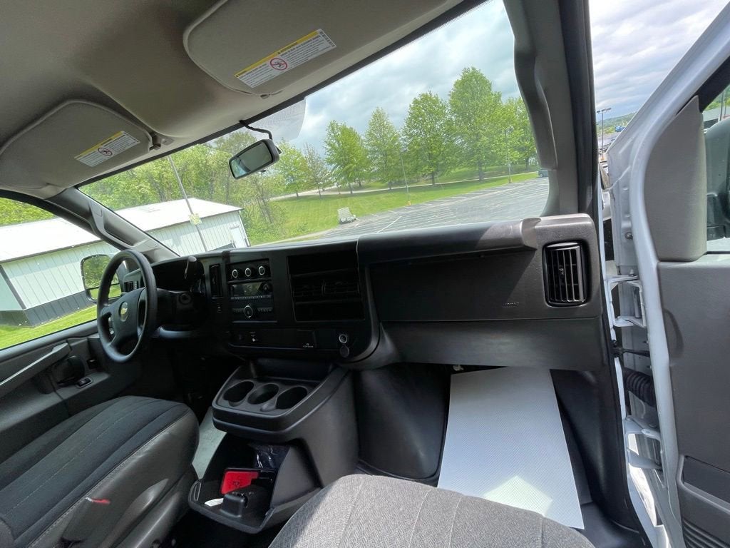 2024 Chevrolet Express Cargo 2500 WT