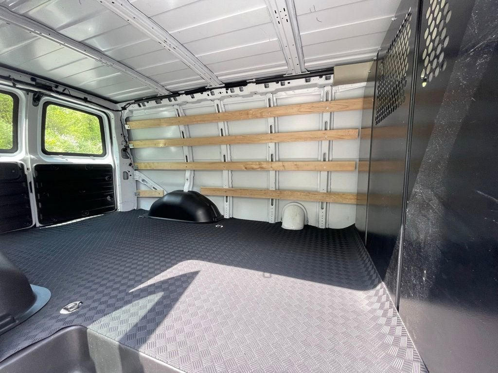 2024 Chevrolet Express Cargo 2500 WT