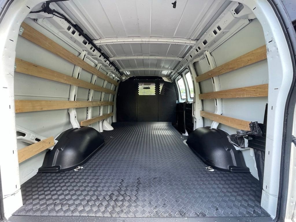 2024 Chevrolet Express Cargo 2500 WT
