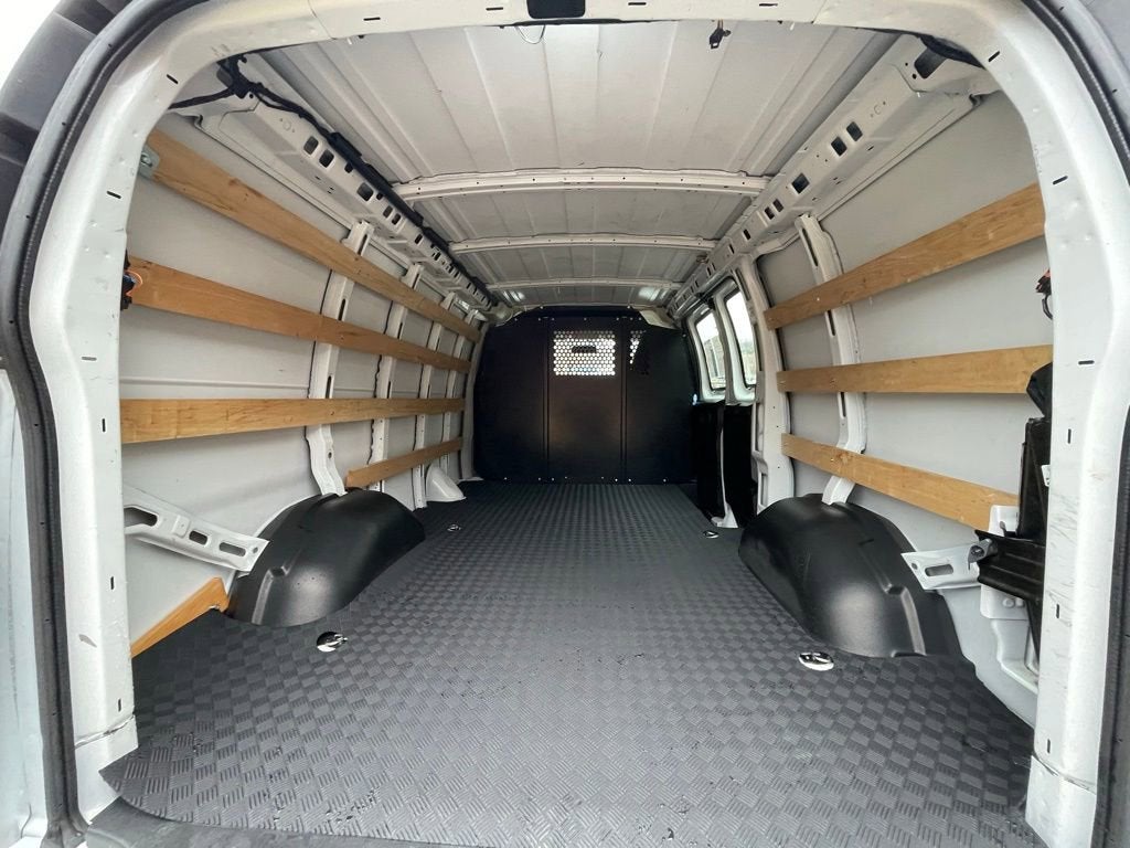 2024 Chevrolet Express Cargo 2500 WT