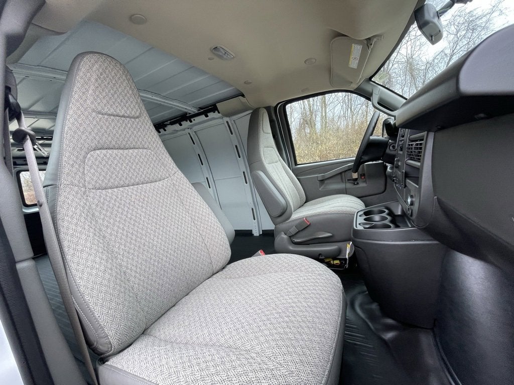 2025 Chevrolet Express Cargo 2500 WT