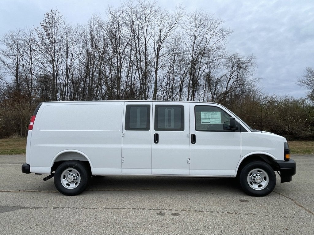 2025 Chevrolet Express Cargo 2500 WT