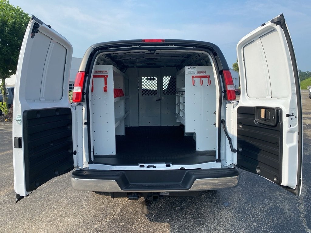 2025 Chevrolet Express Cargo 3500 WT