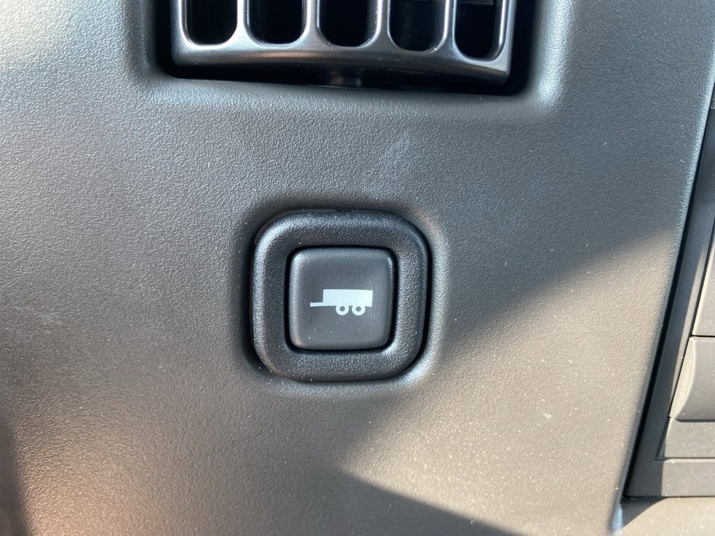 2025 Chevrolet Express Cargo 3500 WT