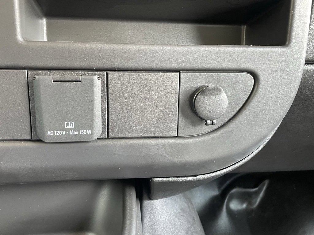 2025 Chevrolet Express Cargo 3500 WT