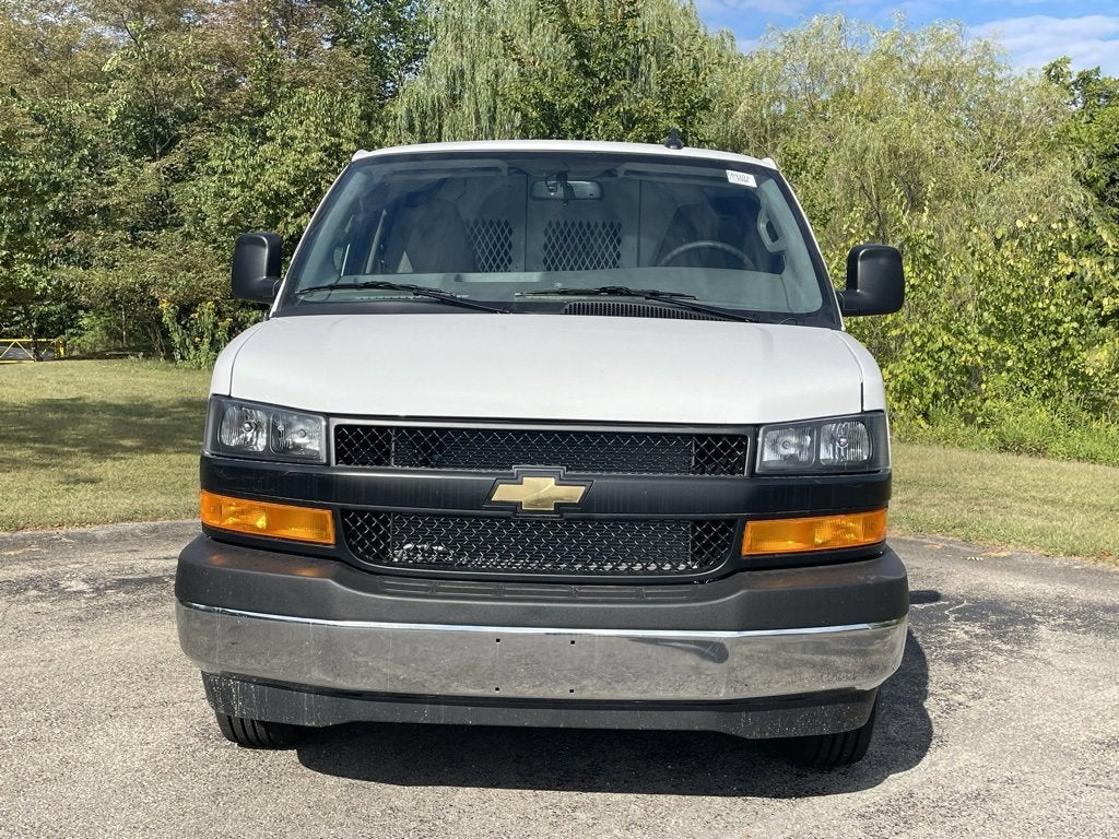 2025 Chevrolet Express Cargo 3500 WT
