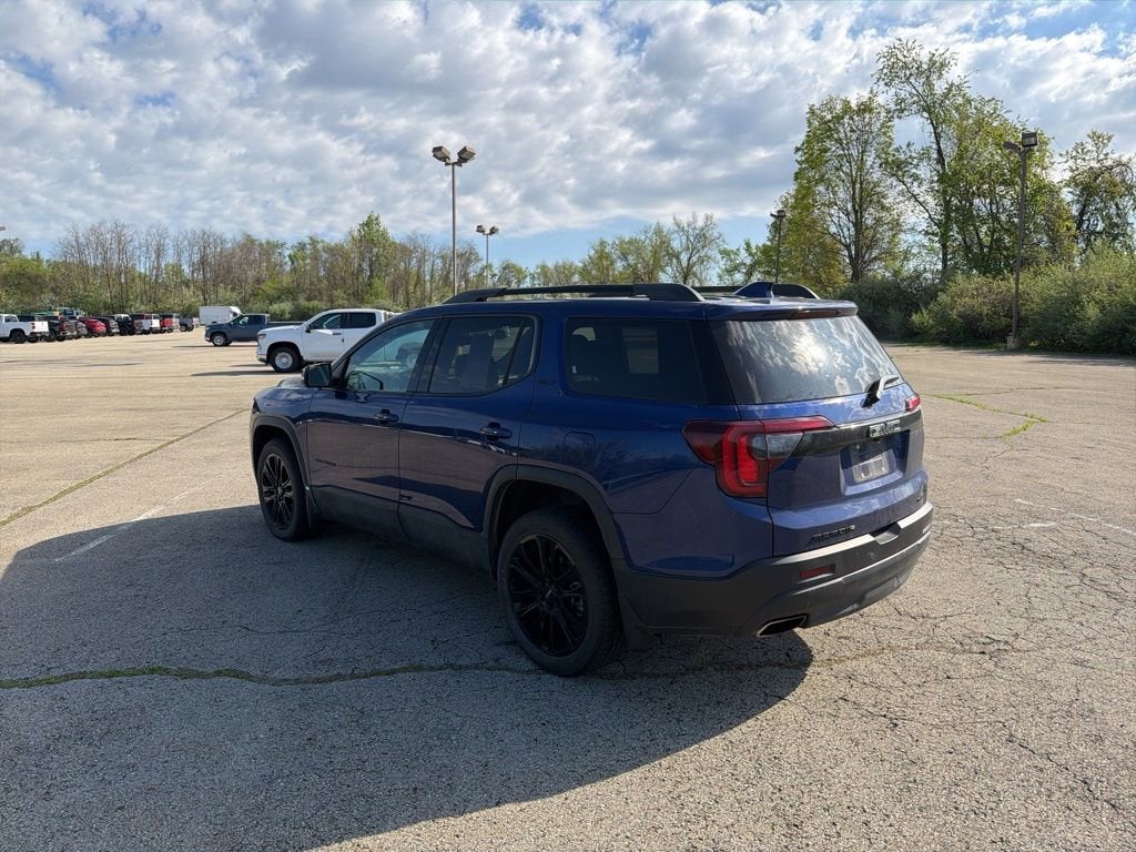 2023 GMC Acadia SLT