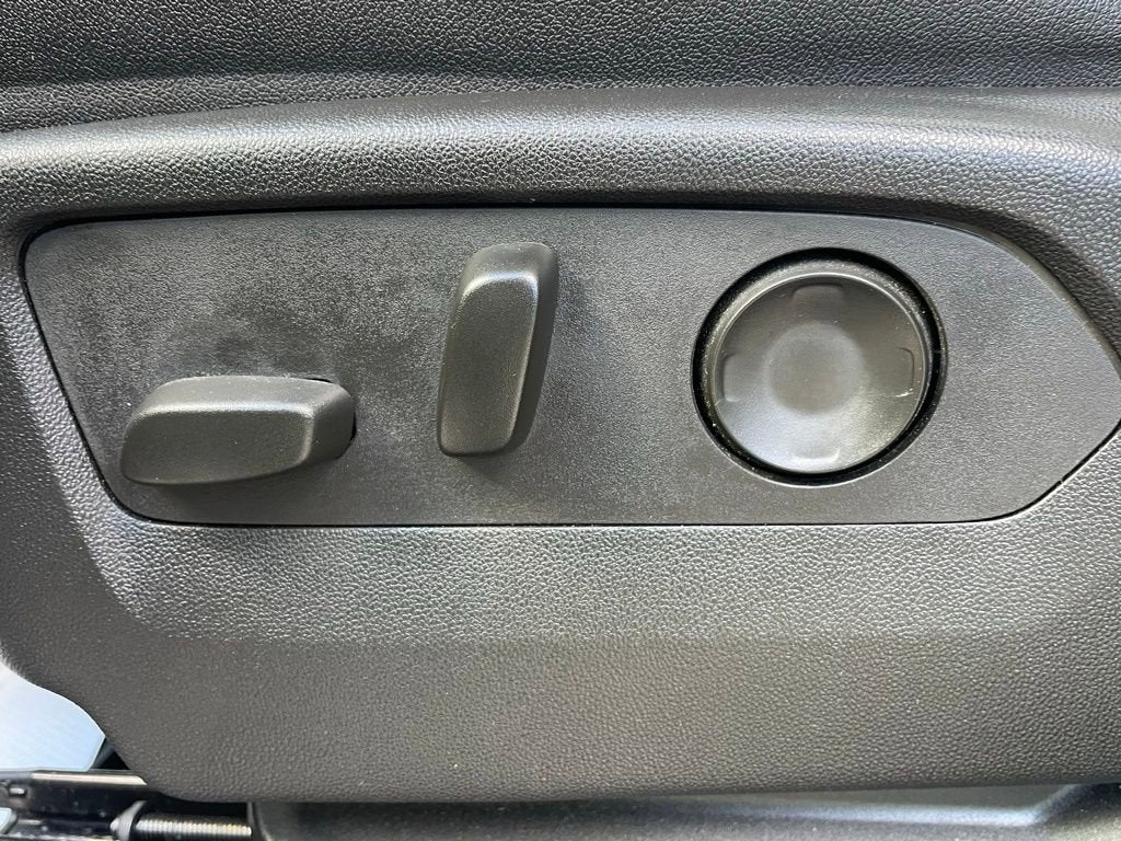 2025 GMC Yukon AT4