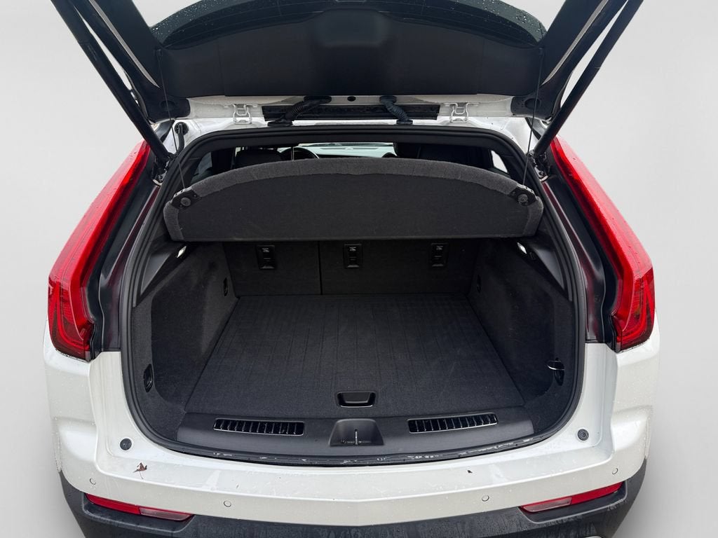 2022 Cadillac XT4 AWD Premium Luxury