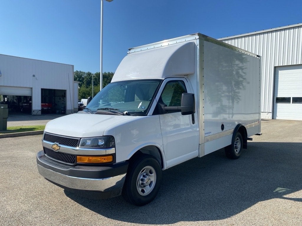2025 Chevrolet Express Cutaway 3500 1WT