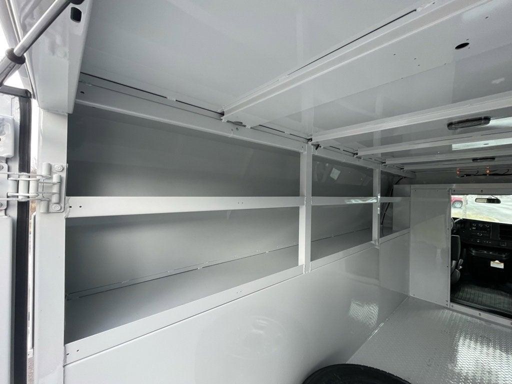 2026 Chevrolet Express Cutaway 3500 1WT