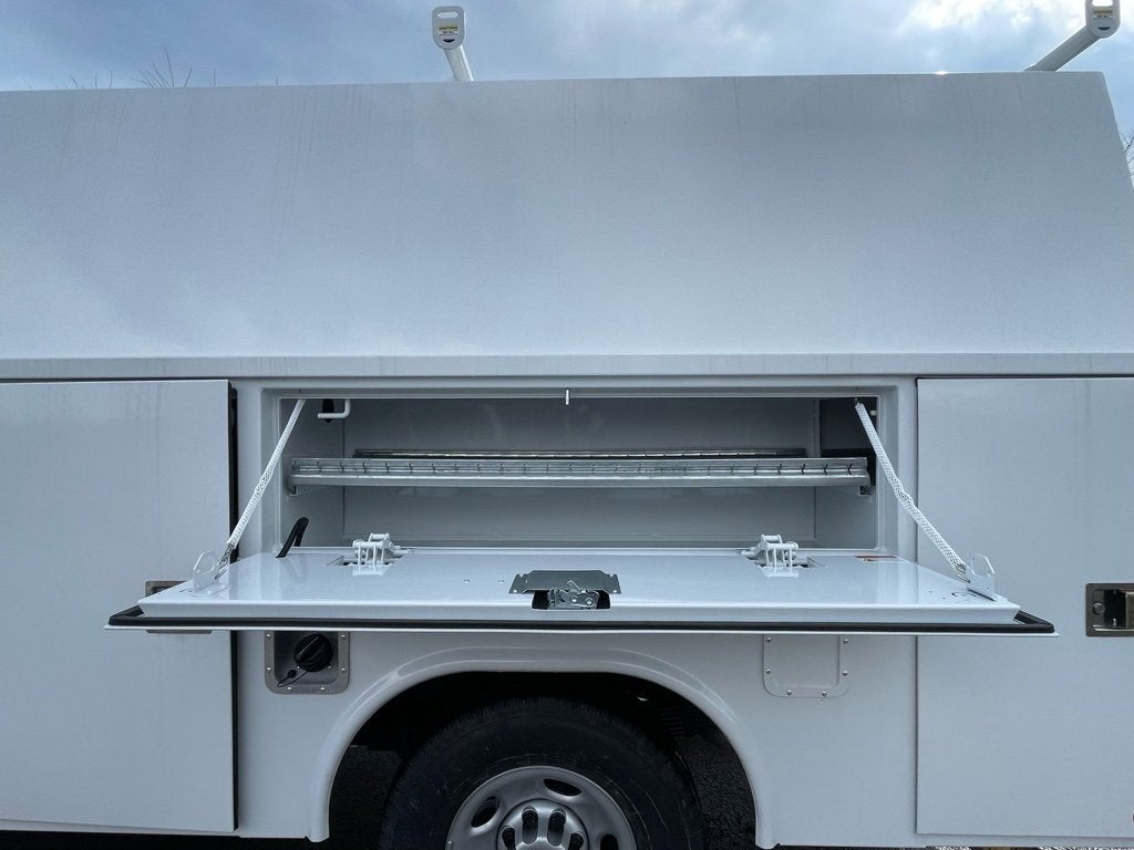 2026 Chevrolet Express Cutaway 3500 1WT