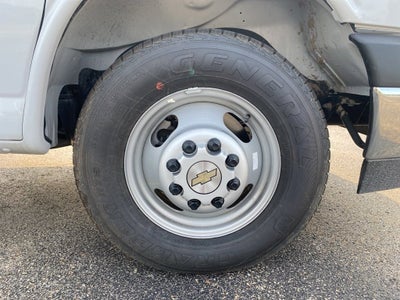 2025 Chevrolet Express Cutaway 3500 1WT