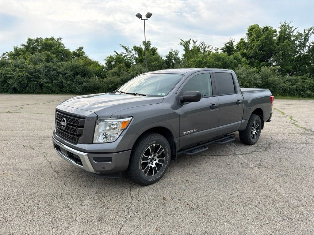 2023 Nissan TITAN Crew Cab SV 4x4
