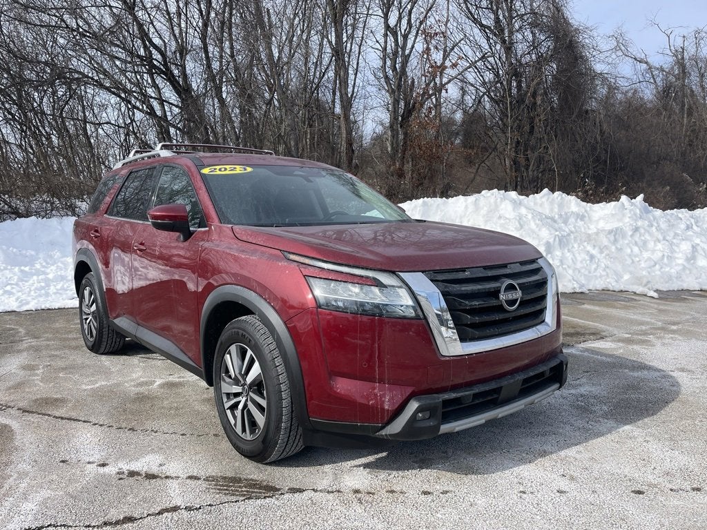 2023 Nissan Pathfinder SL