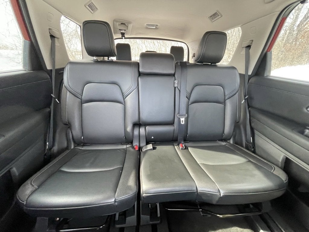 2023 Nissan Pathfinder SL 4WD