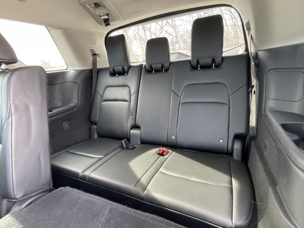 2023 Nissan Pathfinder SL 4WD