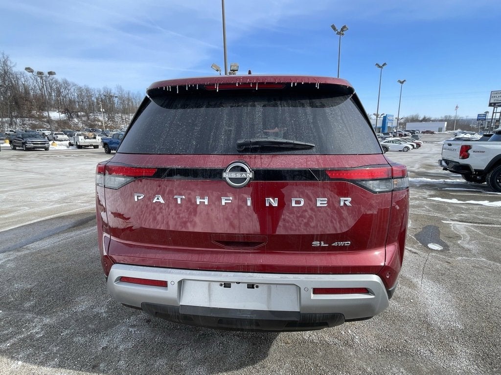 2023 Nissan Pathfinder SL 4WD
