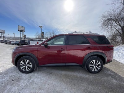 2023 Nissan Pathfinder SL 4WD