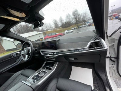 2025 BMW X7 xDrive40i