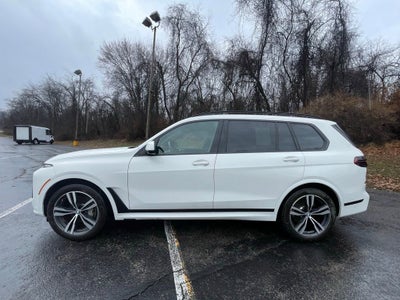 2025 BMW X7 xDrive40i