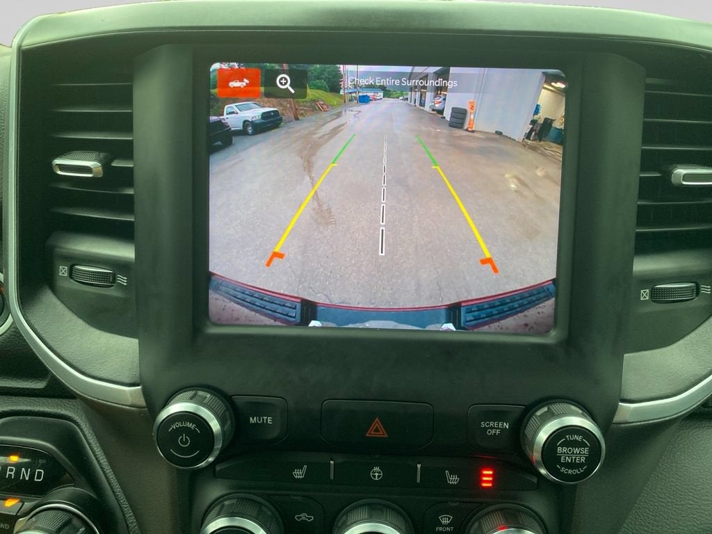 2022 RAM 1500 Big Horn Crew Cab 4x4 5'7" Box
