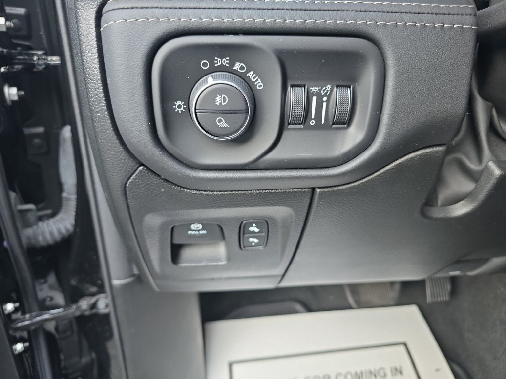 2022 RAM 1500 Limited Crew Cab 4x4 5'7" Box