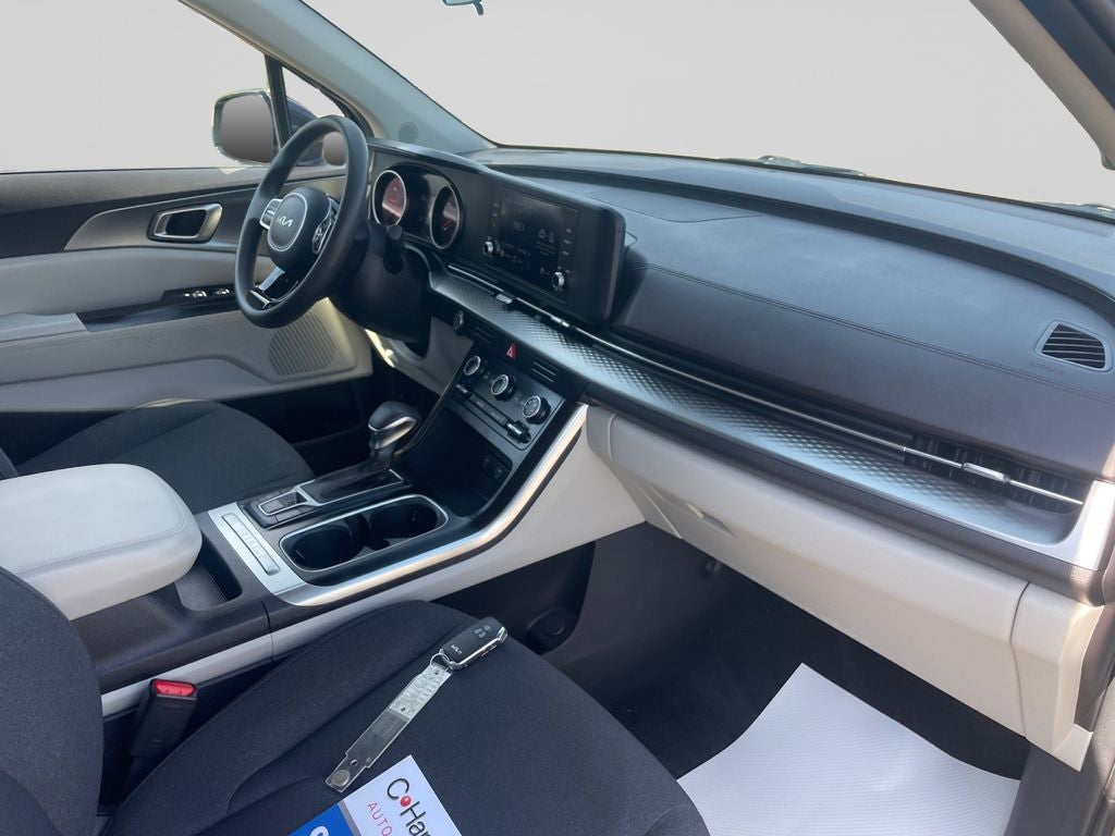 2022 Kia Carnival LX