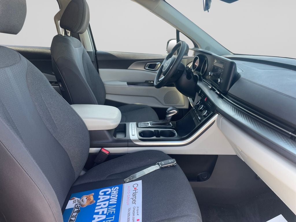 2022 Kia Carnival LX