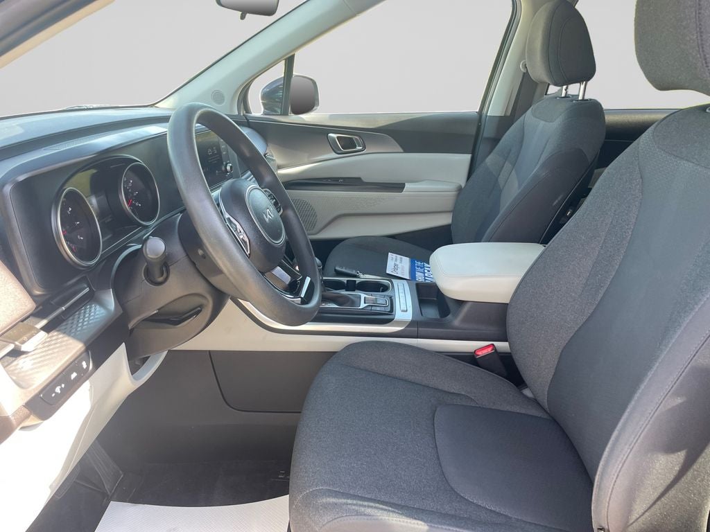 2022 Kia Carnival LX