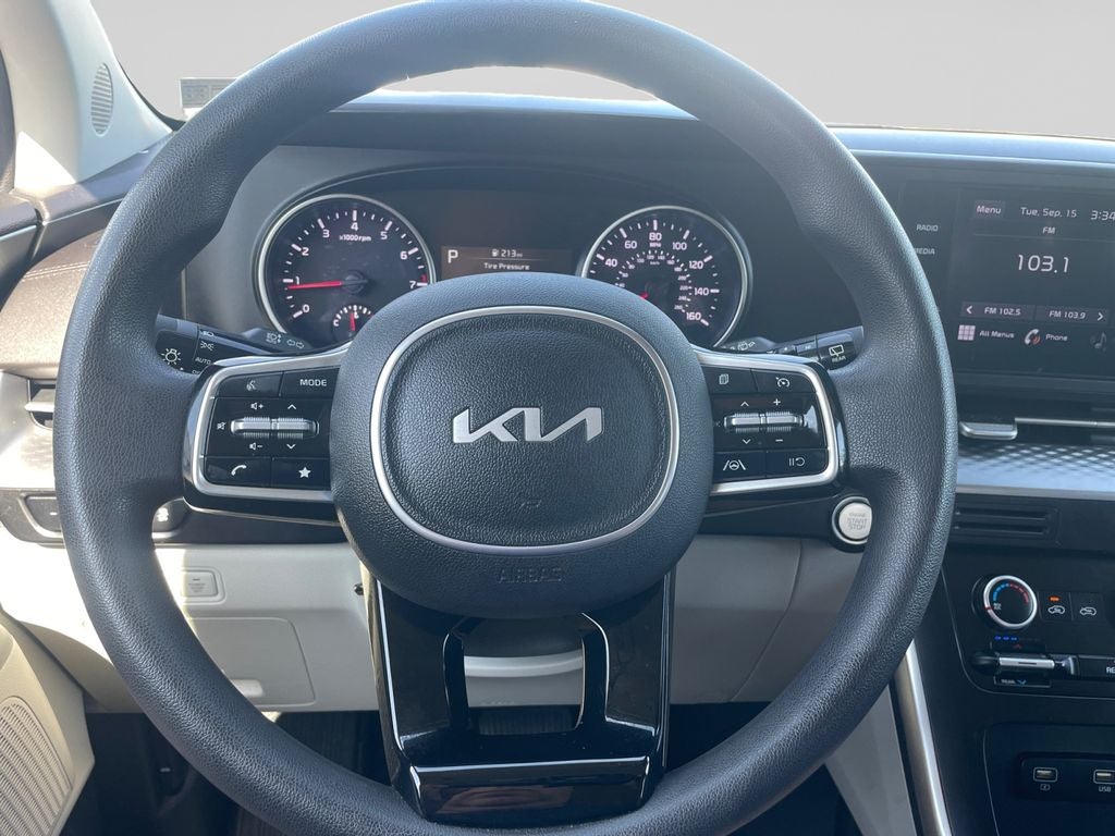 2022 Kia Carnival LX