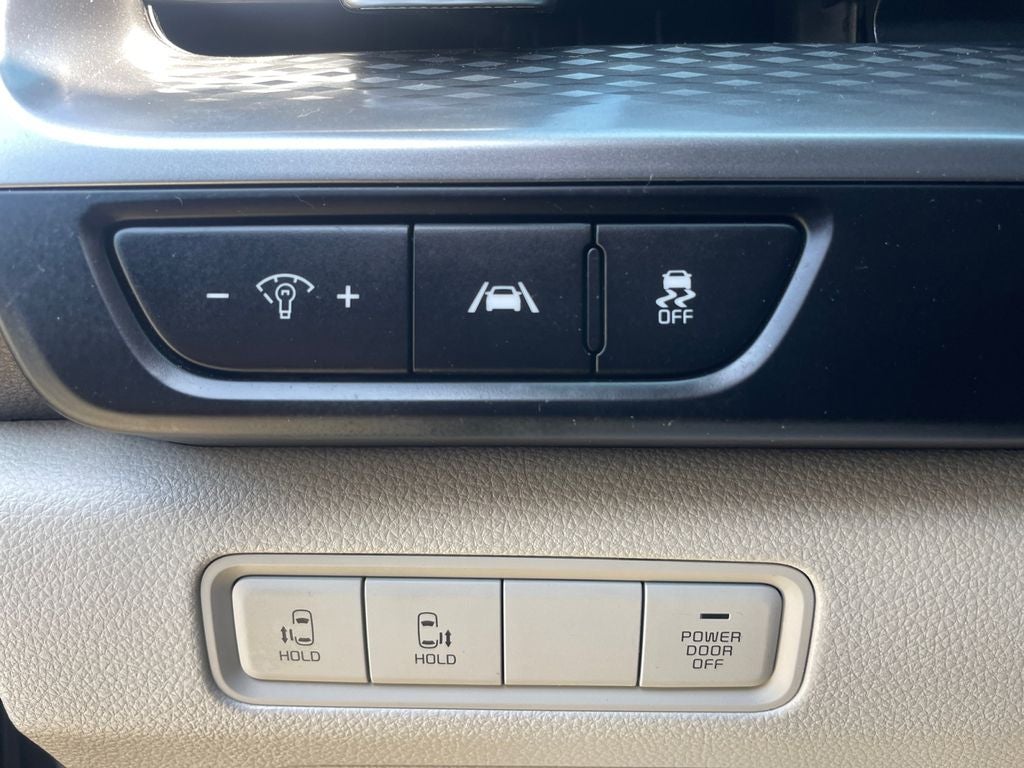 2022 Kia Carnival LX