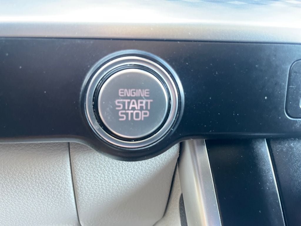 2022 Kia Carnival LX