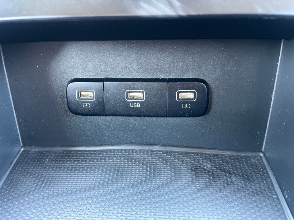 2022 Kia Carnival LX