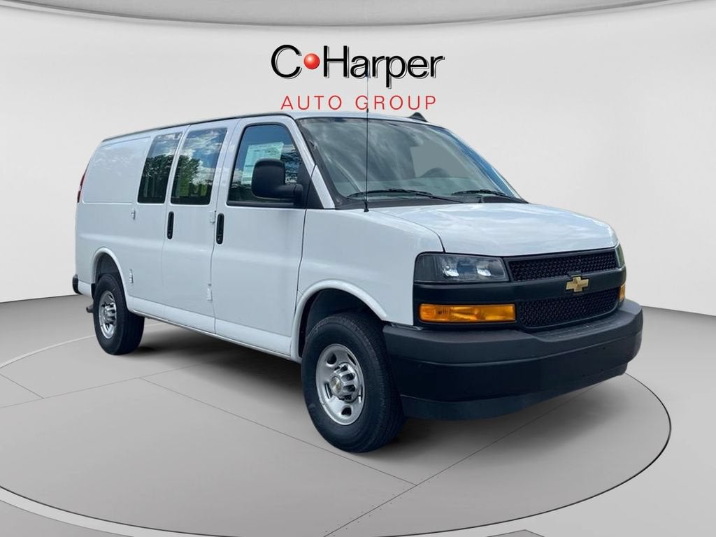 2025 Chevrolet Express Cargo WT