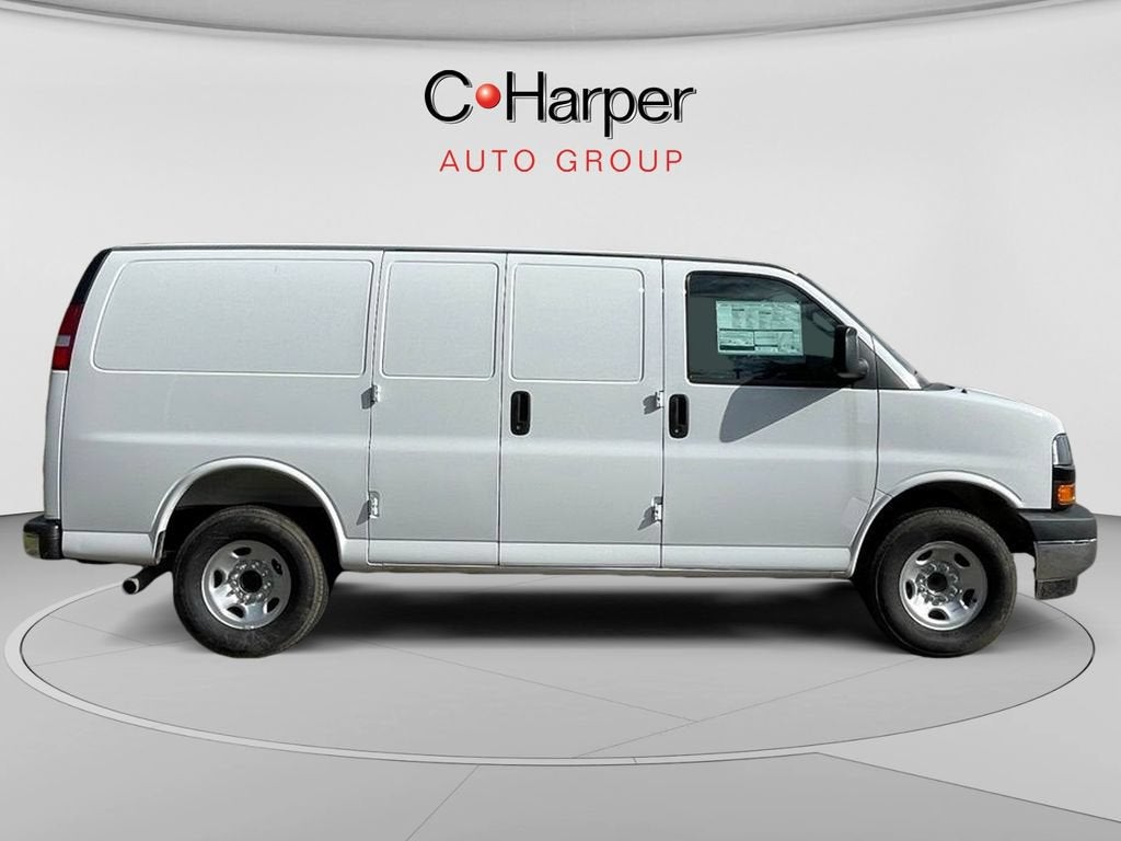 2025 Chevrolet Express Cargo WT