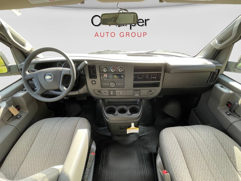 2025 Chevrolet Express Cargo WT