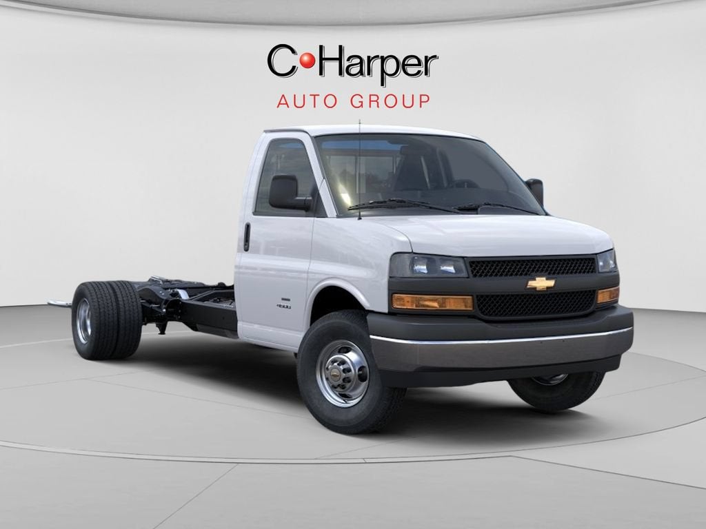 2026 Chevrolet Express Cutaway 3500 1WT